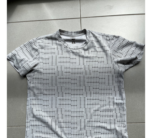 Camisa Fit Uniqlo Branca - Tam. M