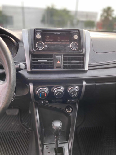 Imagen 7 de 12 de Toyota Yaris 1.5 Core At Sedan Cvt 2017