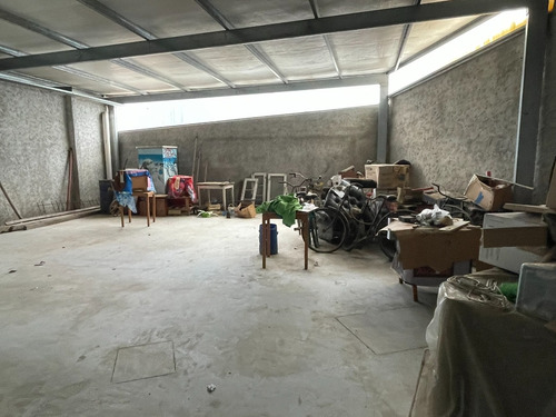 Local - Depósito Con Entrada Para Vehículos