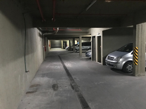 Imagen 5 de 6 de Cochera Cubierta En Venta Almagro Av Corrientes Al 3400