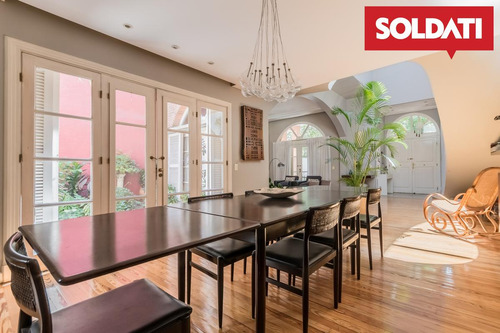 Venta - Casa 6 Ambientes - Coghlan