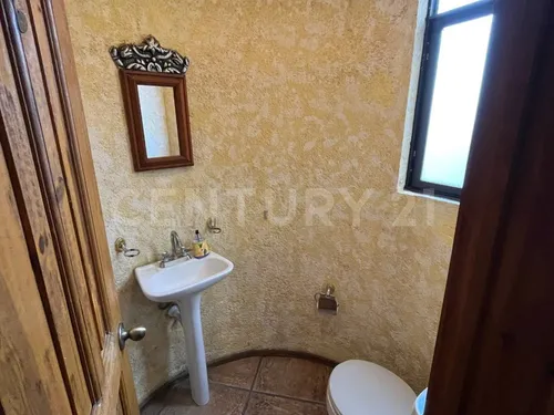 Casa En Venta Fraccionamiento Zerezotla, A Un Costado Del Cerro Zapotecas .