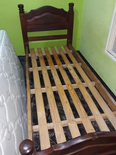 Cama De Algarrobo Macizo Una Plaza Con Colchon Impecable