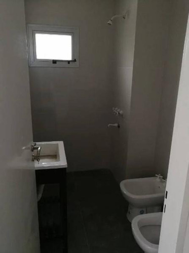 Imagen 7 de 8 de Deposito En Alquiler/venta 400m2 - Nueva Pompeya