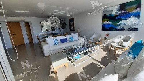 Imagen 10 de 20 de Apartamento De 3 Dormitorios En Playa Mansa, Edificio De Categoría - Punta Del Este Mansa