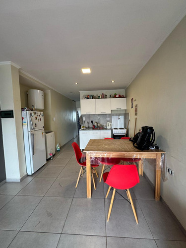 Vendo Departamento 1 Dormitorio, Calle Victoria Y Corrientes.