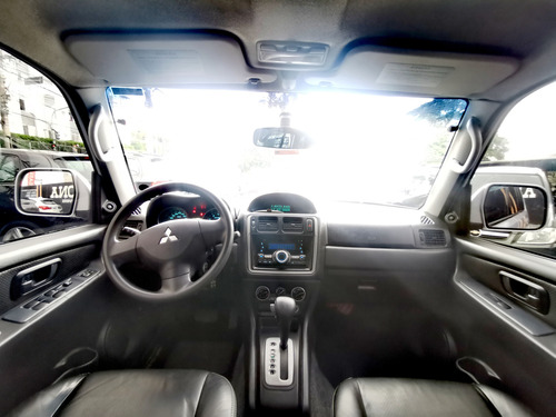 Mitsubishi Pajero TR4 2.0 4x2 Flex Aut. 5p