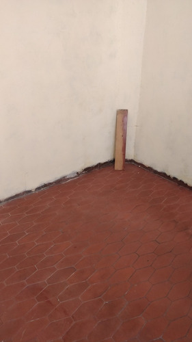 Casa De 3 Pisos Con 5 Habitaciones 2 Baños Tiene 90 Metros