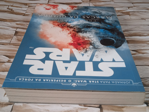 Livro Star Wars: Marcas Da Guerra - Trilogia Aftermath ( Livro 1), De Chuck Wending. Editora Aleph, 2015. (Usado)