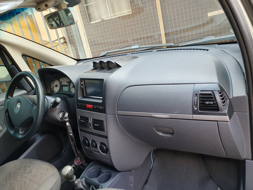 Fiat Idea 1.8 Adventure Flex 5p