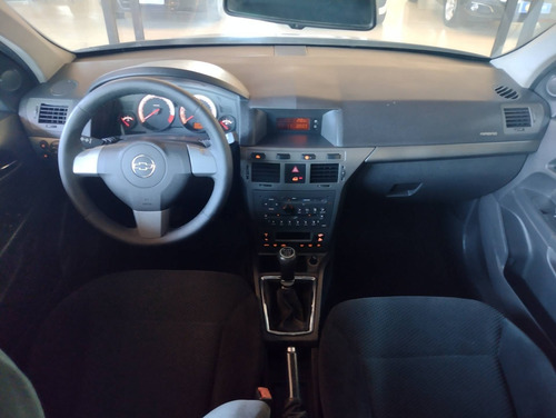 Imagem 9 de 11 de Chevrolet Vectra 2.0 Mpfi Gt Hatch 8v Flex 4p Manual
