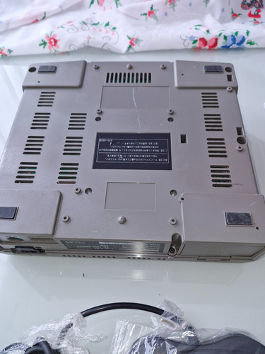 Sega Saturn Cinza Japonês Completo Sega Saturno Cinza (Usado)
