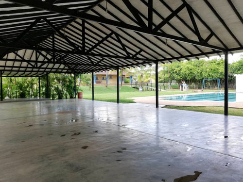 Mini Finca De 4 Hectáreas Con Hermosa Casa Campestre Y Espectaculares Áreas Sociales En Urbanización Privada En Venta Gg