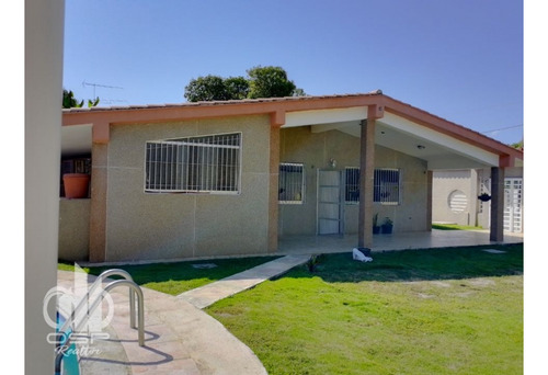 En Venta Casa Con Piscina En Higuerote + Anexo (pe)