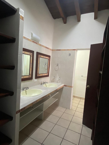 Casa En Venta En La Calzada Desierto De Los Leones, Colonia Tetelpan, Alvaro Obregon, Cdmx.
