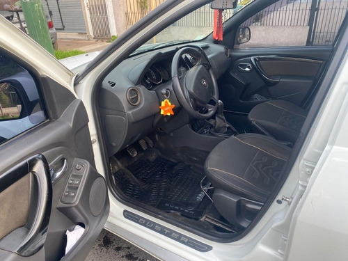 Imagen 13 de 17 de Renault Duster 2017 1.6 Ph2 4x2 Privilege 110cv