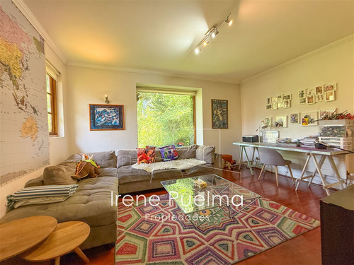 Vende Casa Con Gran Jardin En Huinganal En Lo Barnechea