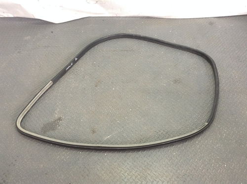 Hule Carroceria Delantero Derecho Chevrolet Vectra Mod 06-08 (Usado)