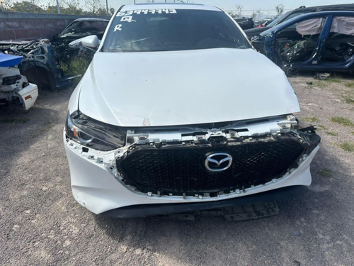 Mazda 3 Hatchback Estandar X Partes, Yonke