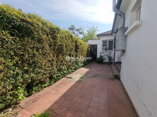 Casa En Venta De 3 Dorm. En Ñuñoa