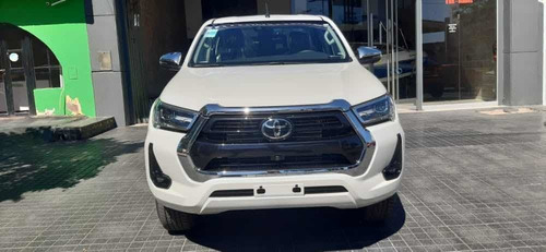 Imagen 2 de 11 de Toyota Hilux 2022 2.8 Cd Srx 177cv 4x4
