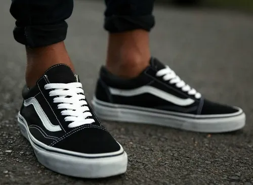Vans negras con linea blanca cheap