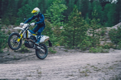 Imagen 12 de 18 de Husqvarna 701 Enduro 0km Homologada Unidad Fisica