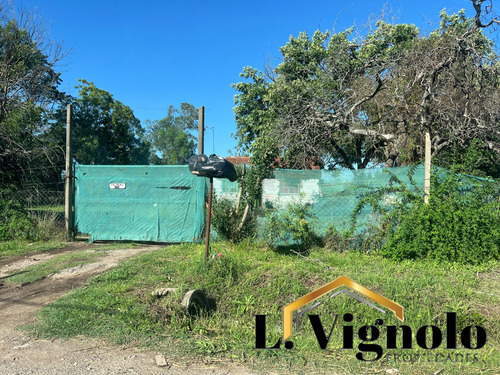 Casa A Reciclar Con Excelente Lote De 2100m2 En Excelente Ubicación En Villa Rosa