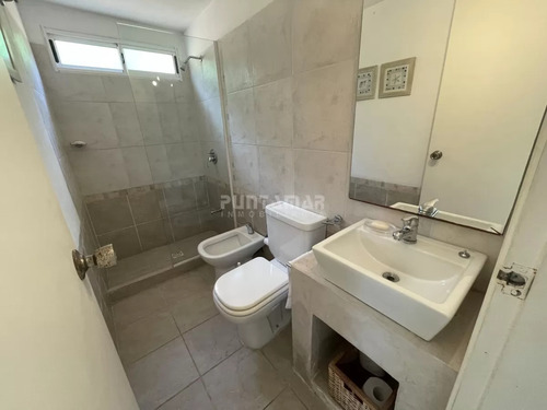Venta Y Alquiler Casa 4 Dormitorios Con Vista Al Mar En Altos De Punta Piedra