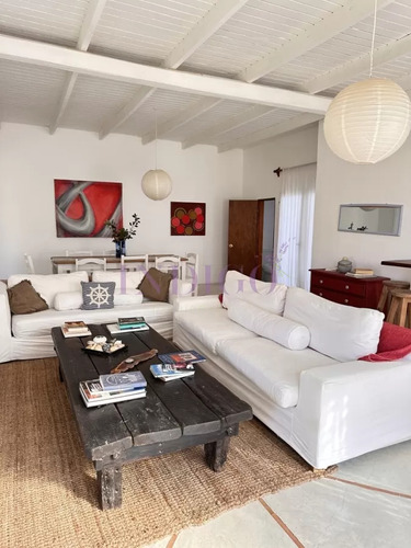 Casa Venta En Montoya, 5 Ambientes.