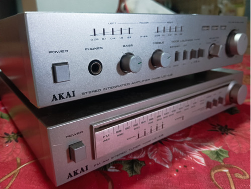 Amplificador Akai 