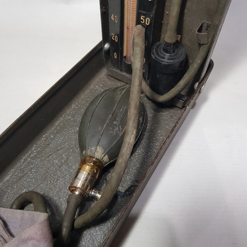 Imagen 3 de 7 de Antiguo Tensiómetro Con Caja Metal Mag 59511