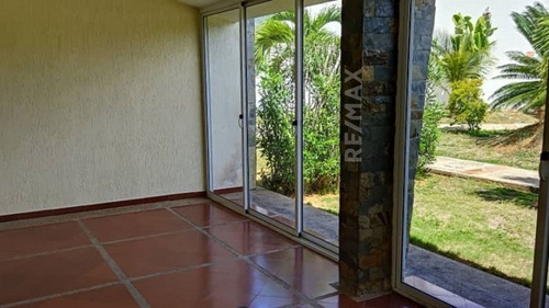 Imagen 13 de 25 de Town House En Avenida Luisa Caceres, Urb. Brisas De San Miguel