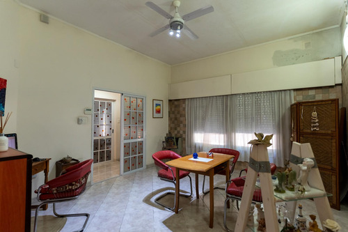 Casa A La Venta En Hipolito Yrigoyen 1182 Lujan Centro