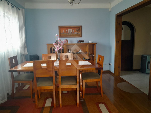 Casa En Venta De 4d Y 3b En Sector Valencia, Quilpué