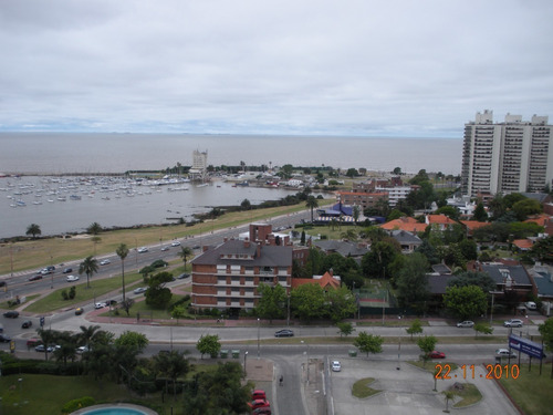 Imagen 3 de 16 de Venta En Exclusividad De Apartamento 3 Dormitorios En Torres Nauticas. Increíble Vista!!