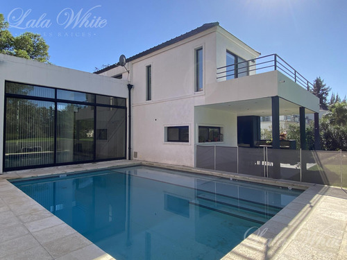 Casa En Venta En Saint Thomas Este, Canning