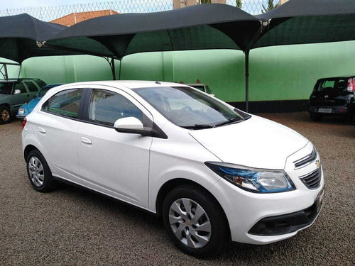 Imagem 7 de 8 de Chevrolet Onix 1.0 Mt Lt 2015