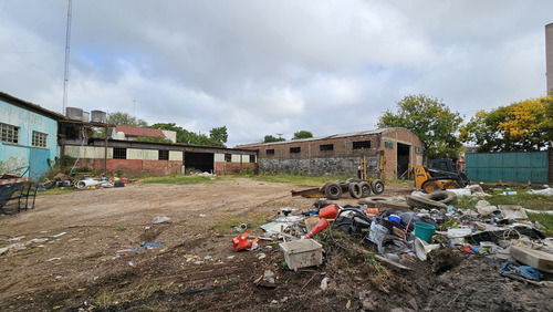 Alquiler: Galpon Con Oficinas Y Playa De Maniobras - Presidente Peron Al 400 - Lomas De Zamora