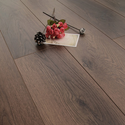 Imagen 4 de 10 de Piso Flotante / Laminado Alto Transito Biselado Premium