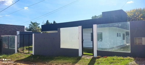 Casa De 3 Quartos (1 Suíte), 2 Banheiros