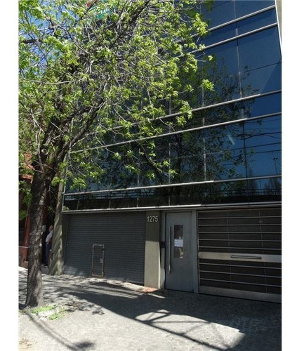 Imagen 2 de 30 de Edificio Corporativo / 7 Años / 5 Pisos