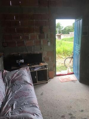 Imagem 4 de 9 de Casa Inacabada À Venda Com 2 Quartos Em Itanhaém.