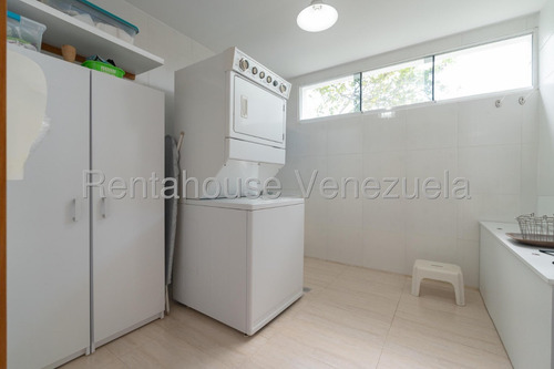 Hermosa Casa En Alquiler, Urb. Lomas De La Lagunita.
