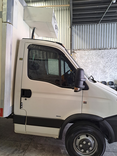 35s14 Caminhonete Bau Refrigerado .