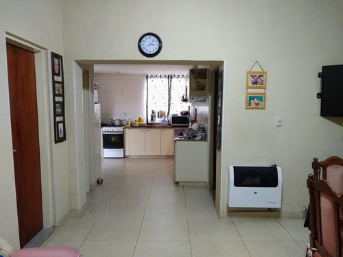 Imagen 2 de 14 de Casa 4 Ambientes En Castelar Norte En Venta