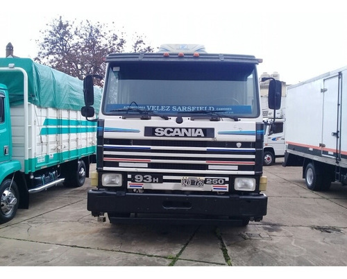 Imagen 2 de 14 de Scania P 93/250 Tractor Carretera