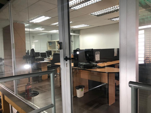 Imagen 11 de 16 de Venta De Amplio Galpon En Zona Industrial Carabobo.0424 4041403
