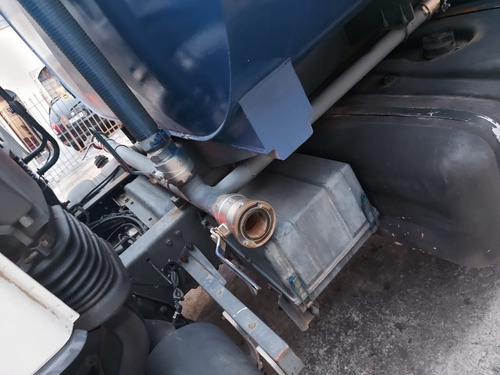 Imagem 5 de 7 de Iveco Stradale 240e25 - 10/10 - Pipa 20.000lts - R$ 280.000