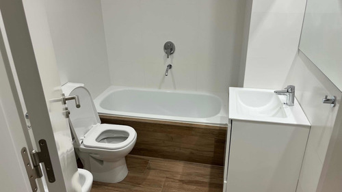 Zona Guemes - Premiun (mar Del Plata) Ubicado En La Mejor Parte, De 3 Ambientes Con 2 Baños , 1 En Suite Y Lavadero, Con Balcón /terraza Y Cochera Cubierta En El Mismo Edificio. Piscina / Gym